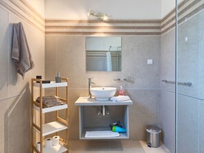 Bathroom - Villa 1521 by Interhome (Cere)