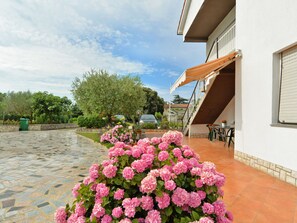 Outdoor dining - Apartment 1552 by Interhome (Pula)