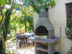 Outdoor dining - Apartment 74 by Interhome (Pula)