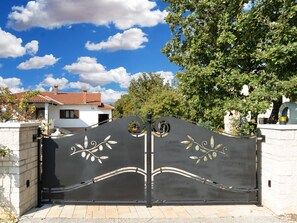 Exterior detail - Apartment 1561 by Interhome (Cere)