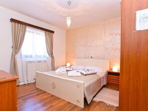 Room - Apartment 1561 by Interhome (Cere)
