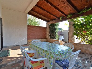 Outdoor dining - Apartment 1560 by Interhome (Fažana)