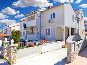 Exterior - Apartment 1569 by Interhome (Pula)