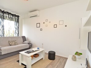 TV - Apartment 1601 by Interhome (Fažana)