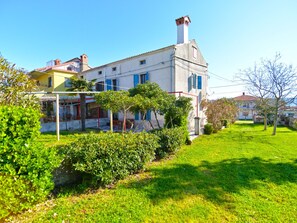 Property grounds - House 1585 by Interhome (Pula/Rakalj)