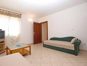 TV - Apartment 1600 by Interhome (Bokordici)