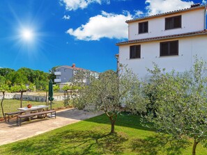 Outdoor dining - Apartment 1629 by Interhome (Pula)