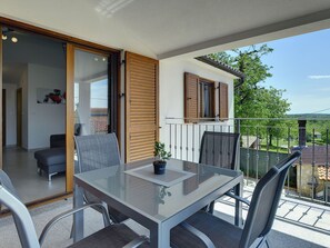 Outdoor dining - Casa Smoky by Interhome (Bazgalji)
