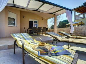Outdoor dining - Villa Rudy by Interhome (Fažana)
