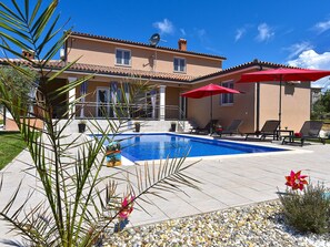 Pool - Villa 2105 by Interhome (Pula/Marčana)