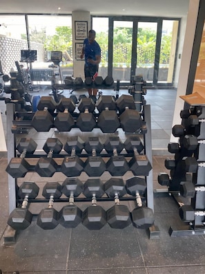 Fitness facility - Luxury 1 Bedroom Penthouse near Palace Mall Labone (Accra)