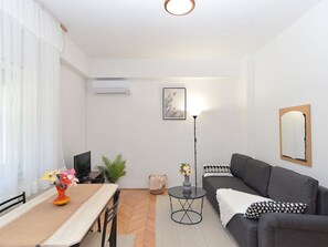 TV - Apartment 1779 by Interhome (Pula/Banjole)