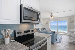 Fridge, microwave, oven, stovetop - The Summit 926 - One Bedroom Beachfront Condo (Panama City Beach)