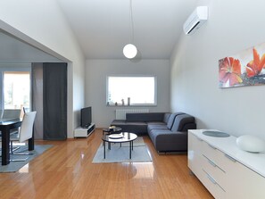 TV - Apartment 1779 by Interhome (Pula/Banjole)