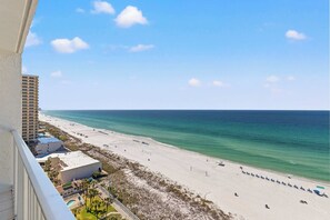 On the beach - Emerald Wave  - 1419 at the Summit Beach Resort (Panama City Beach)