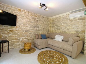TV - House 2164 by Interhome (Pula/Rakalj)