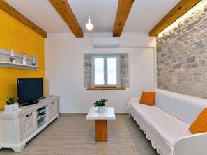 TV - House 2176 by Interhome (Cere)