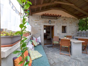 Outdoor dining - House Rea by Interhome (Buzet)