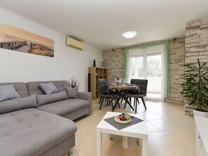 TV - Apartment 2333 by Interhome (Pula)