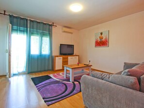 TV - Apartment 2347 by Interhome (Pula)