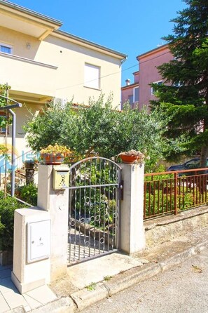 Property grounds - Apartment 2348 by Interhome (Bokordici)