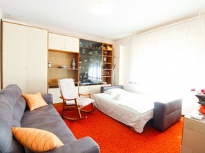 Interior - Apartment 2348 by Interhome (Bokordici)