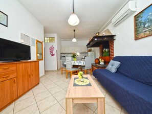 TV - Apartment 2366 by Interhome (Rovinj)