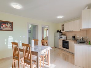 Fridge, microwave, oven, dishwasher - House Horizon by Interhome (Pićan)