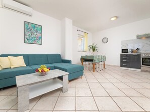 TV - Apartment Novak - 2 by Interhome (Krk/Milohnići)