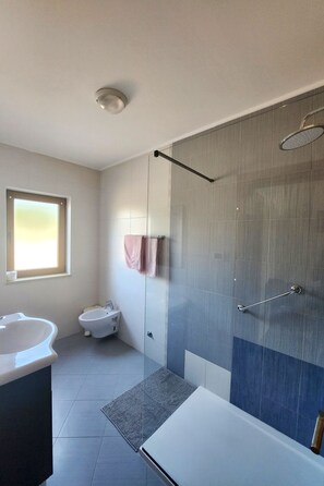 Bathroom - Apartment 1695 by Interhome (Dracevac)