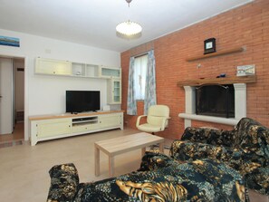 TV - Apartment 1707 by Interhome (Pula/Banjole)