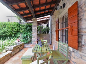 Outdoor dining - House 1715 by Interhome (Medulin/Ližnjan)