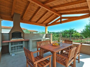 Outdoor dining - House 1735 by Interhome (Pula/Galižana)