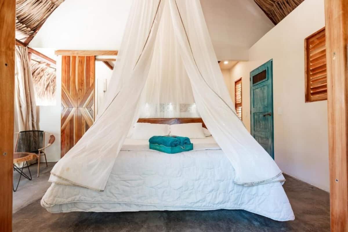 Suite Superior, balkon, pemandangan kebun | Wi-Fi gratis dan seprai linen