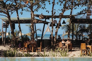 Tempat makan outdoor