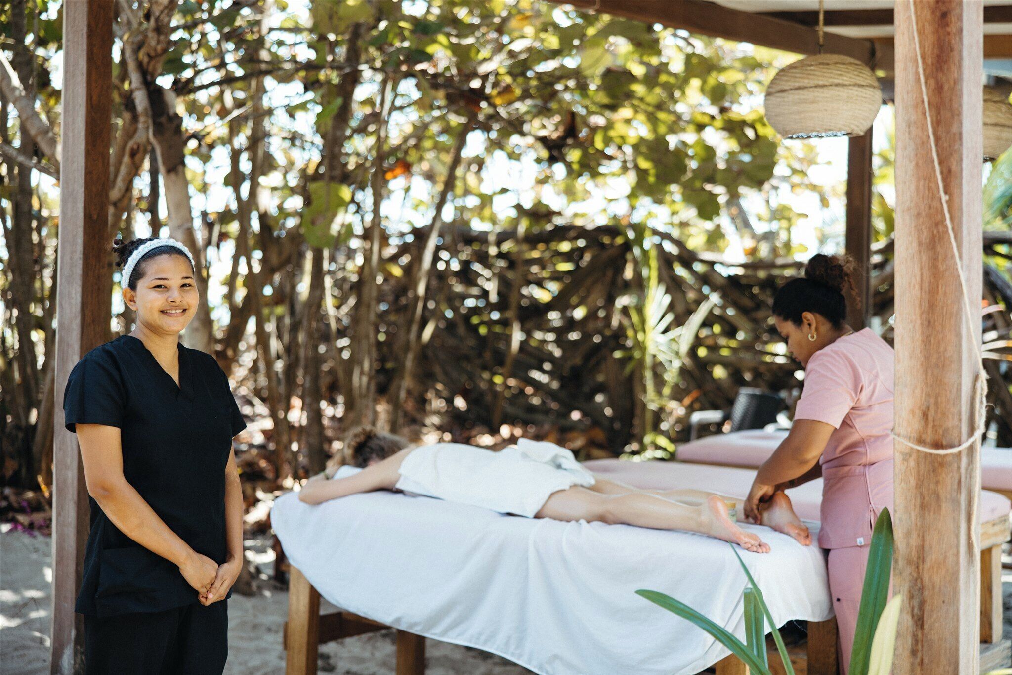 Beach massages, massages