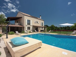Pool - Villa My Koltrina by Interhome (Bokordici)