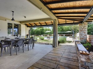Outdoor dining - Villa My Koltrina by Interhome (Bokordici)