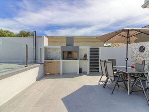 Outdoor dining - Villa LUNA by Interhome (Pula)