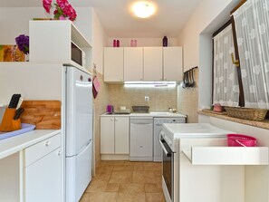 Fridge, microwave, oven, dishwasher - Apartment 1787 by Interhome (Barbariga)