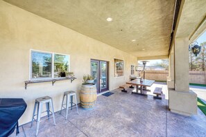 Outdoor dining - Death Valley Vacation Pool + Spa
Pahrump/Death Valley/Redrock/Las Vegas (Pahrump)