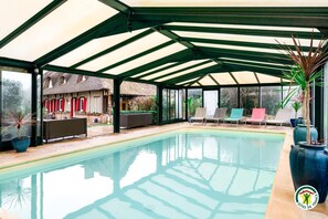 Indoor pool - Gîtes de France® - La Chaumière Normande (BEAUREPAIRE)