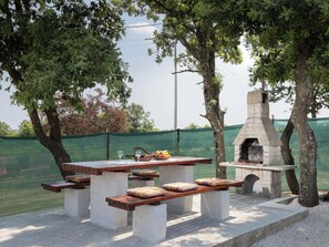 Outdoor dining - Apartment 1816 by Interhome (Pula/Manjadvorci)