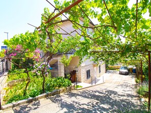 Property grounds - Apartment 1828 by Interhome (Bokordici)