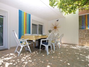 Outdoor dining - House 1823 by Interhome (Pula/Banjole)