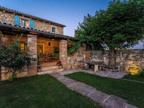 Terrace/patio - Villa 1852 by Interhome (Pula/Manjadvorci)