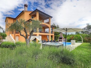 Pool - Villa Ari by Interhome (Pula/Rakalj)