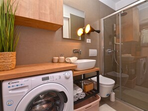 Bathroom - House 1887 by Interhome (Jakovici)