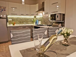 Fridge, microwave, oven, dishwasher - Apartment 1870 by Interhome (Bokordici)