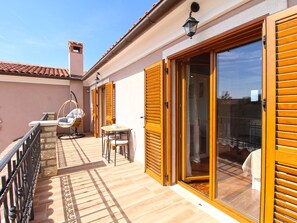 Terrace/patio - Villa 1912 by Interhome (Jakovici)